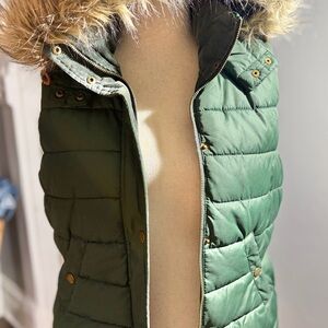 H&M Hunter Green Puffer Jacket with Faux Fur‎ Hood, Size 12